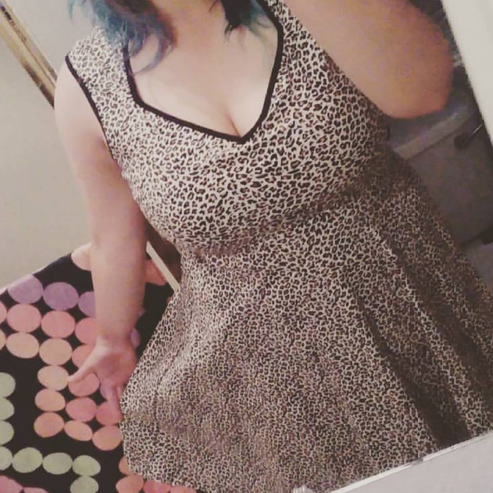 Pin up leopard dress